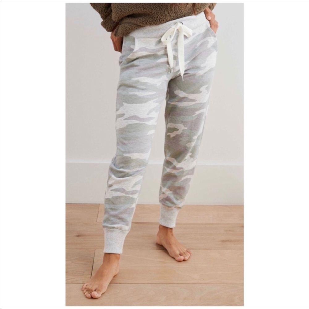 Aerie Camo Joggers ❤️